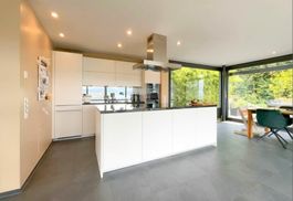 Poggenpohl Designerküche weiss mit Insel & V-ZUG Geräten