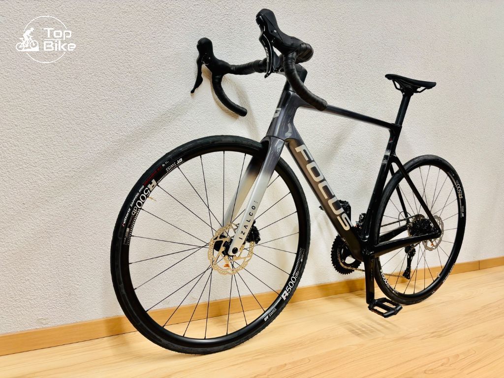 Focus Biciclette: NEW 2026 Focus Izalco Max 8.7 L – Nuovo e nell'imballaggio originale da Stallikon venduto da TopBikeCH 6