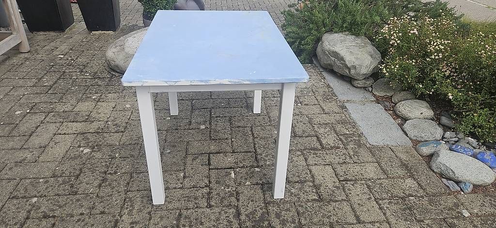 Ikea Tables: Spieltisch für Kinder – D'occasion à Wohlen AG par BozanaT 1