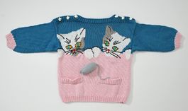 Katzenpulli mit Maus