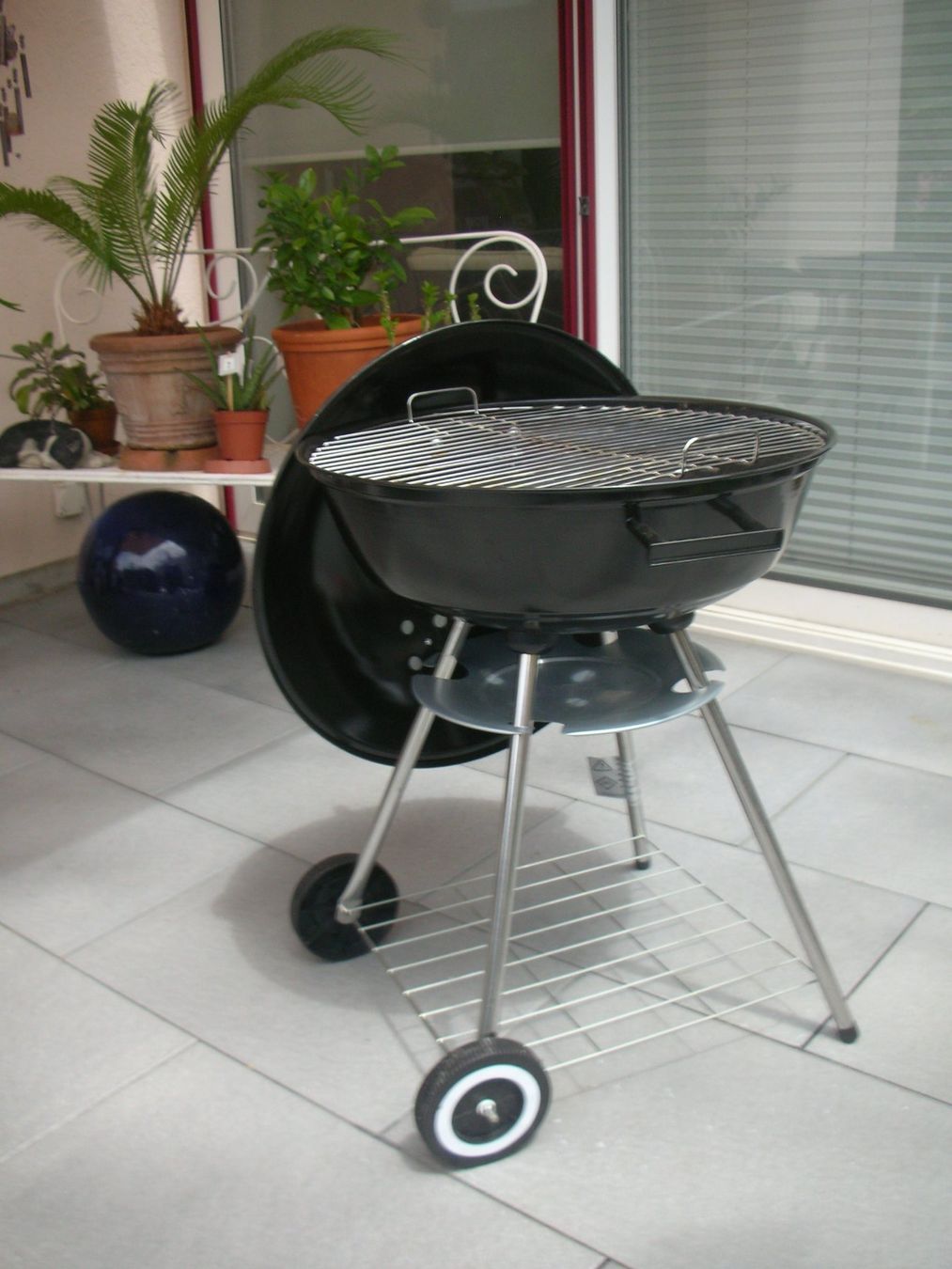 Griglie: Neuwertiger Holzkohlengrill – Usato da Rheinfelden venduto da Javea4 1