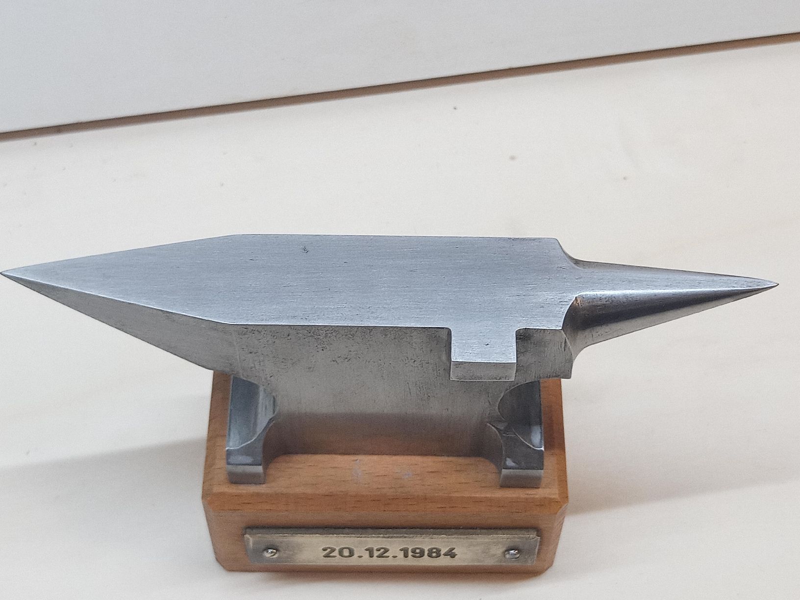 Attrezzi da lavoro: Amboss-Miniatur mit Gravur-Datum 20.12.1984 – Usato da basel venduto da markusb07 4
