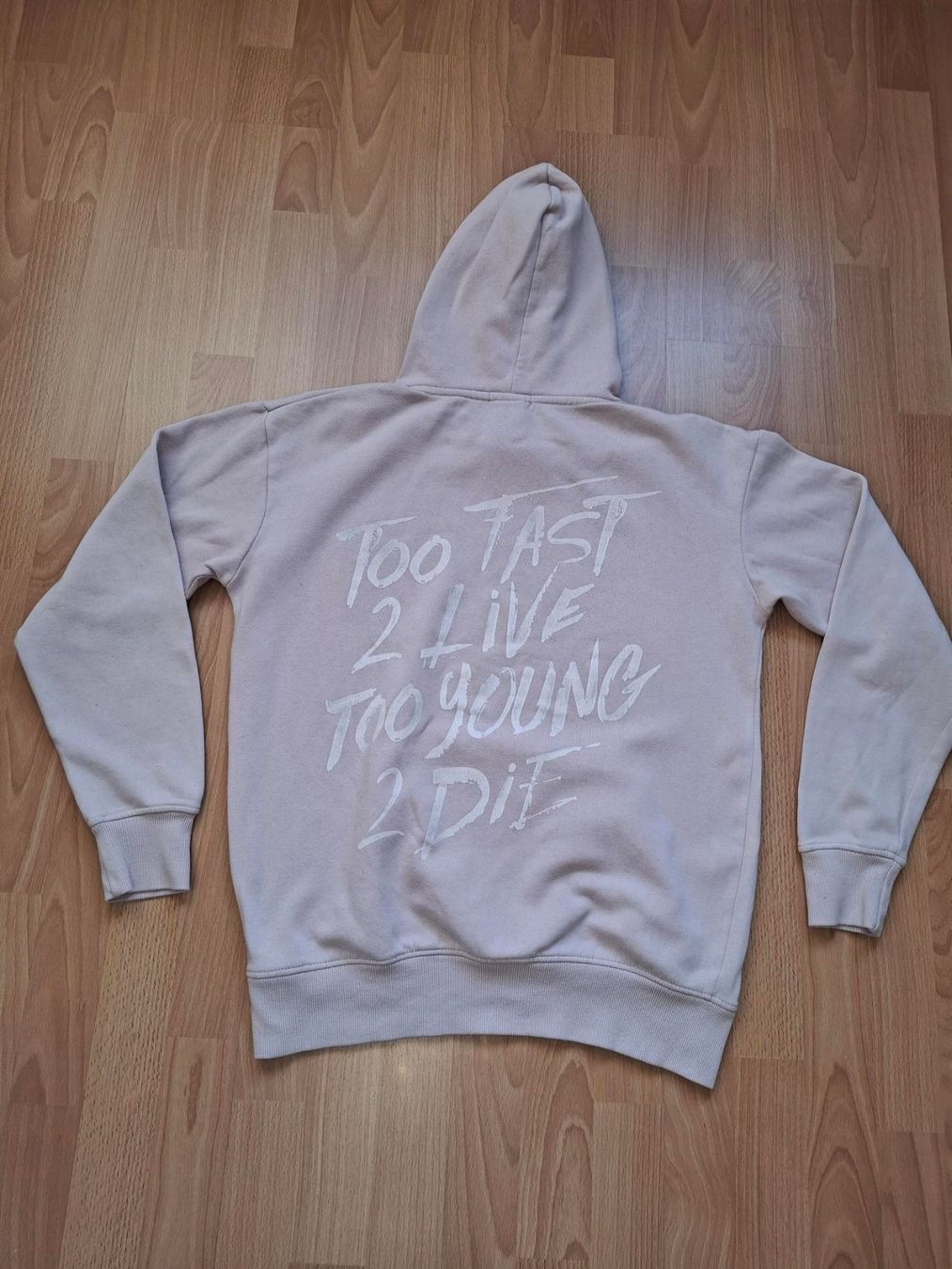 Pullover & Sweatshirts: sweat à capuchon – Gebraucht aus Porrentruy von Piquetix