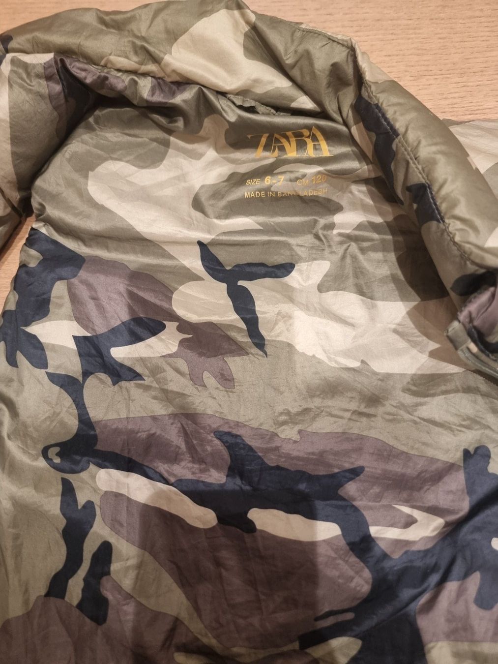 Zara Autres vêtements garçon: Zara - leichte Steppweste / 120 – D'occasion à Buttikon SZ par Limo180 1