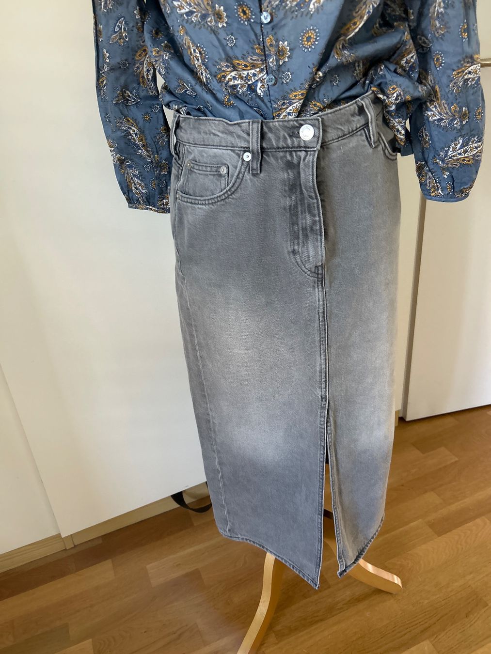 Arket Gonne: Arket Jeans Midi  Skirt.  Gr.36 – Usato da Feuerthalen venduto da Anna_Swift