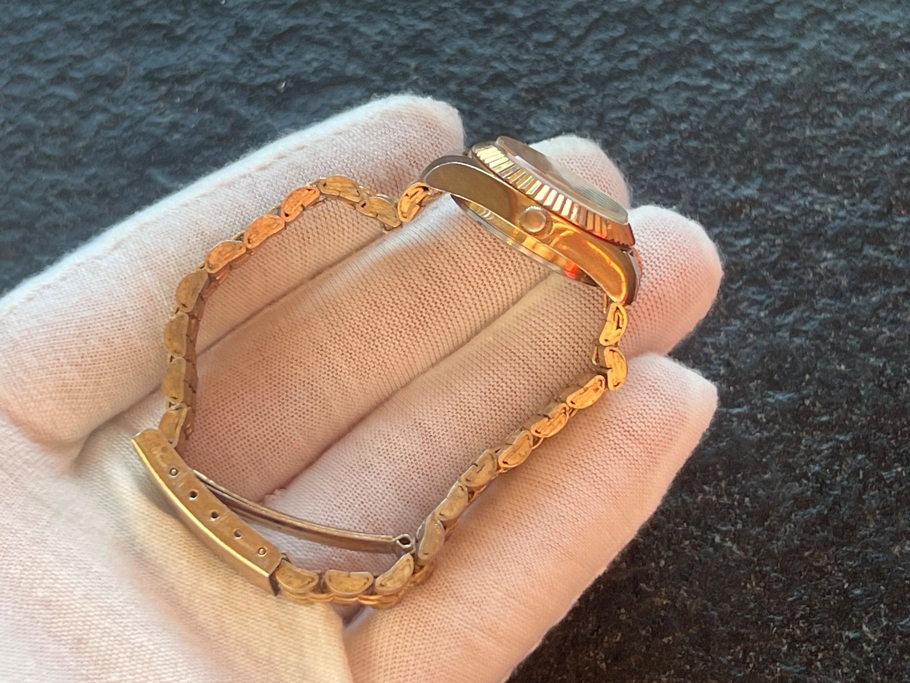 Uhren: Goldene Vintage Damenuhr Quartz – Gebraucht aus Steffisburg von FlorianJohner 3