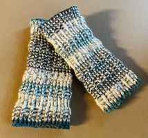 HANDGESTRICKTE PULSWÄRMER / HANDSTULPEN AUS WOLLE