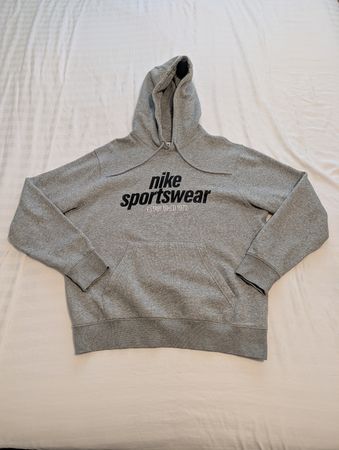 Nike hoodie size M
