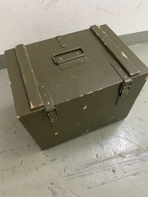 Attrezzatura & Pezzi di ricambio: MILITÄRKISTE   CH ARMEE – Usato da Chur venduto da silbermon 3