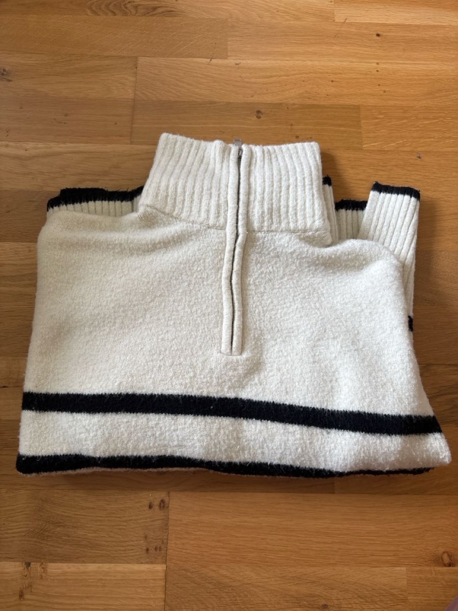 Bershka Maglioni & Felpe: Zip-up Pulli weiss-gestreift, Gr. M, neuwertig! – Usato da Grosshöchstetten venduto da annalena288