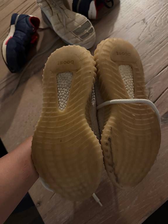 Chaussures hommes:  Yezzy Schuhe – D'occasion à Spreitenbach par Tima72 1
