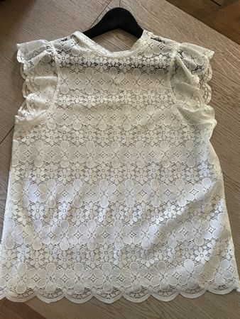 Damen Spitzenbluse Cremeweiss mit Rüschenärmeln