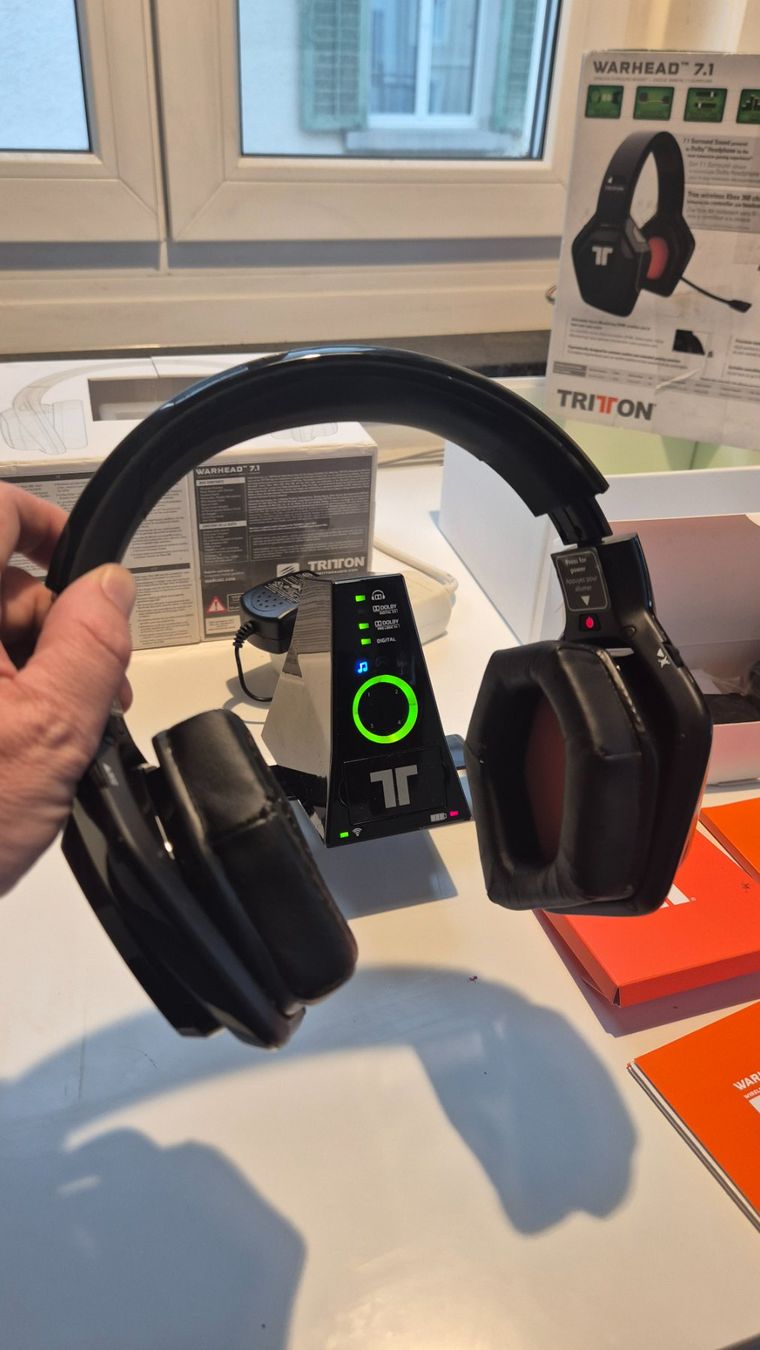 Cuffie: Wireless Surround Gaming Headset Tritton Warhead 7.1 – Usato da Zürich venduto da Pwrslv