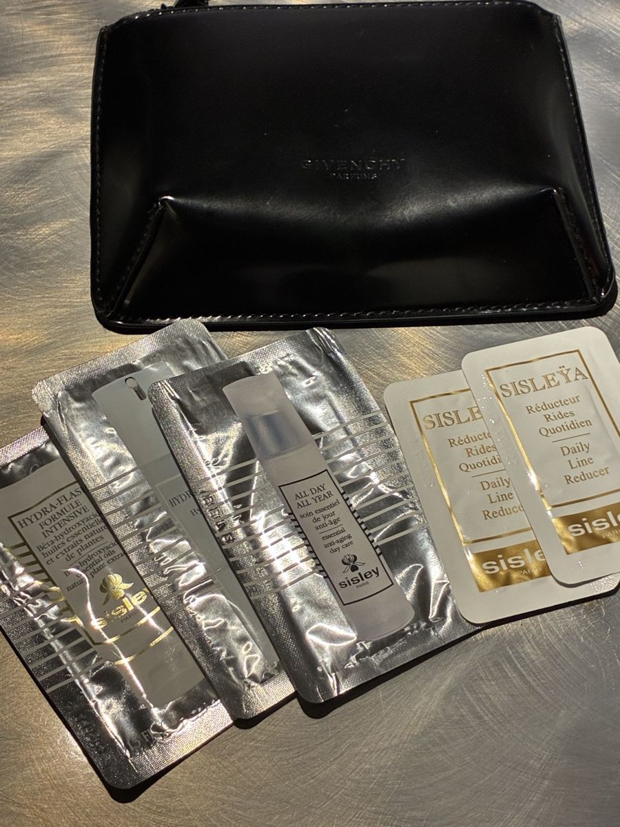 Kosmetikkoffer: Kosmetiketui von Givenchy schwarz, dazu Proben von Sisley – Neu und originalverpackt aus Niederglatt ZH von karinso 3