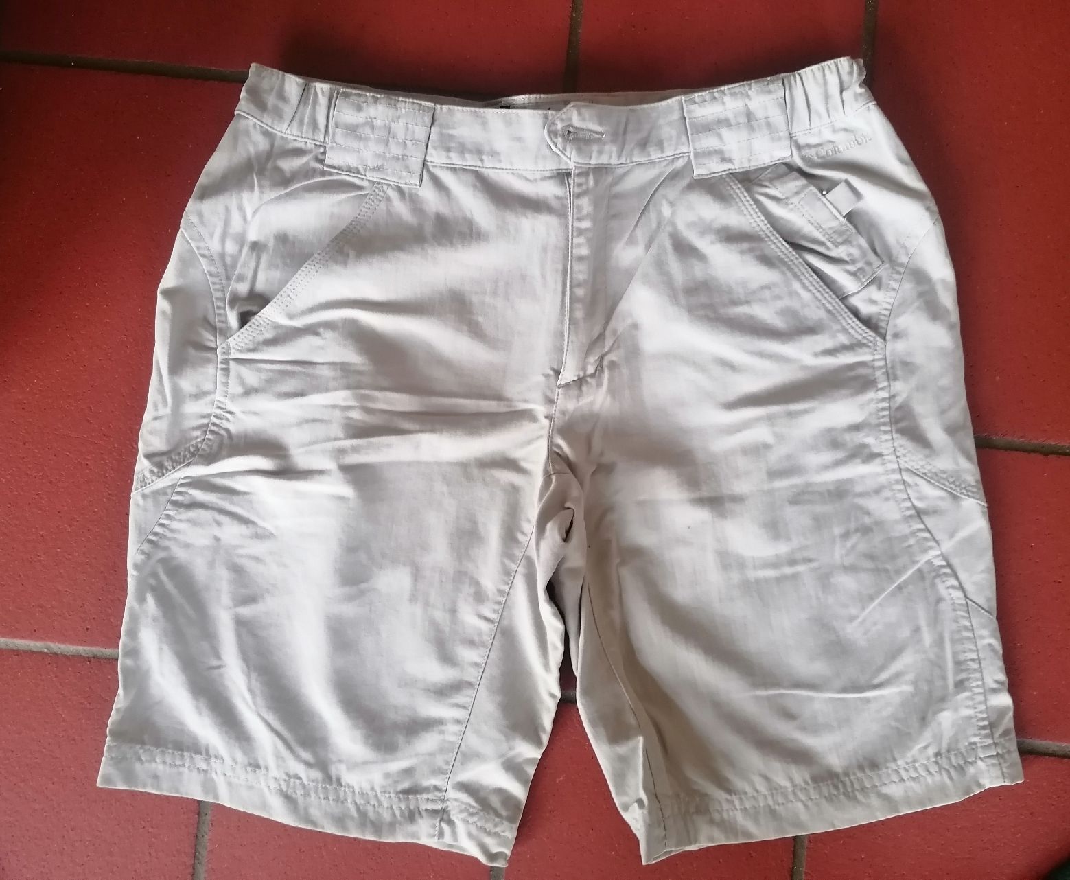 Pantaloni: Shorts beige gr 36? 38? – Usato da Bedigliora venduto da Dolcezza0