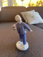 Porzellan Figur Knabe mit Hut Made in GDR 2251 BL guter Zust