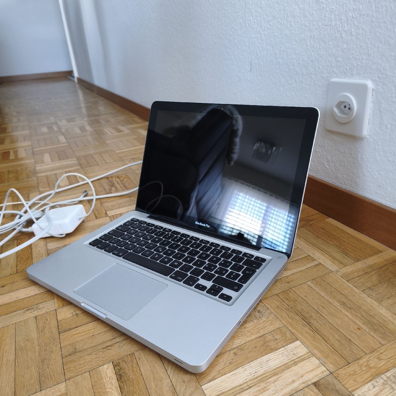 Apple Portables: MacBook Pro Defekt – Défectueux à Spreitenbach par Redseller