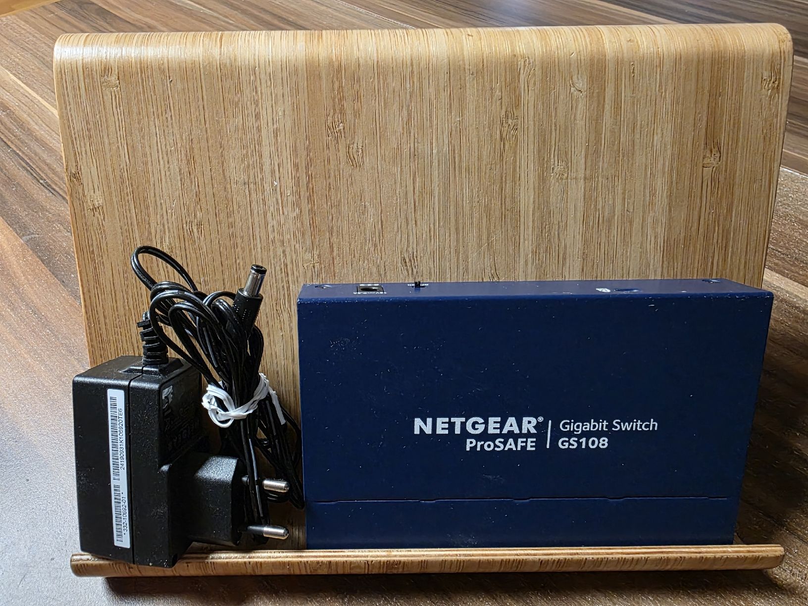 Netgear Hub & Switch: Netgear GS108 Switch – Usato da Birmenstorf AG venduto da kito83