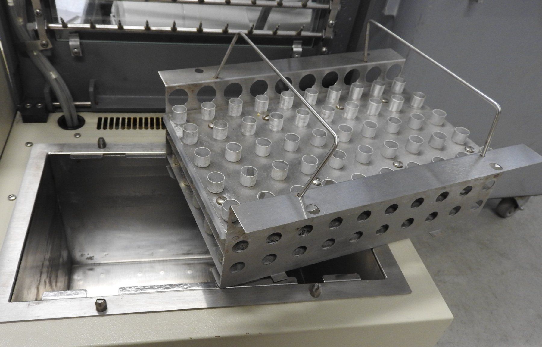 Medizinische Geräte: Caliper Life Sciences TurboVap 96 Sample Concentrator – Gebraucht aus Reinach BL von Re-LifeAG_Labor 8