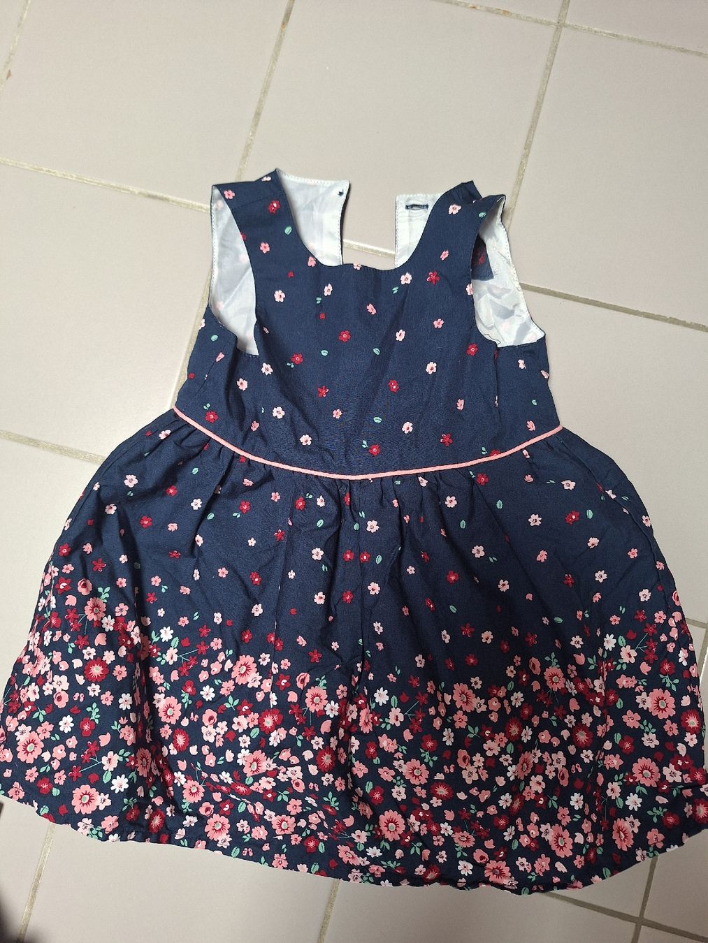Lotti & Set di vestiti: Kleiderpaket Grösse 86 (7 Teile) – Usato da Sissach venduto da Nothing123 4