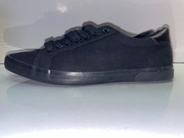 NEUE, UNGETRAGENE, schwarze Stoff Sneakers in Grösse 42