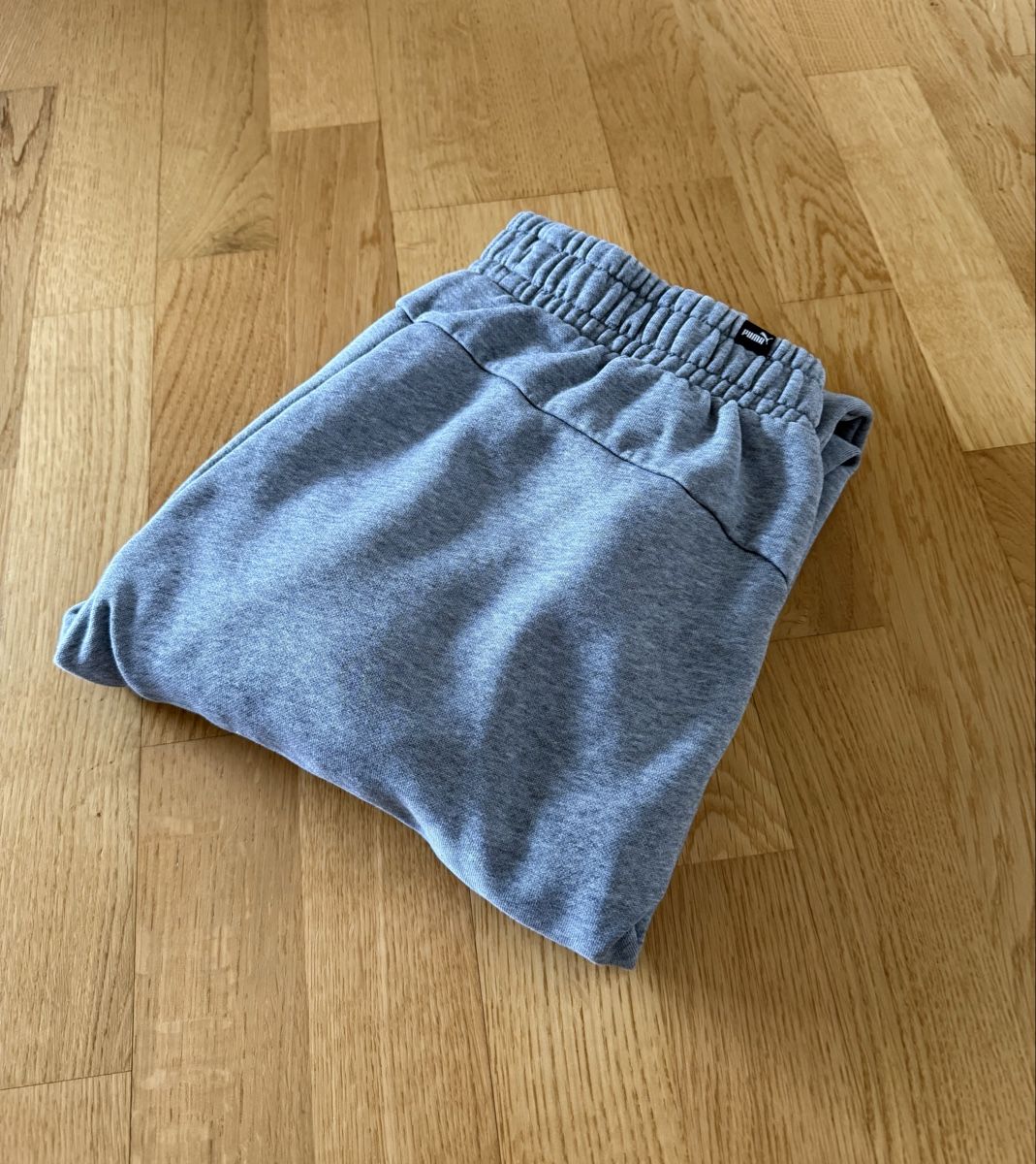 Puma Pantaloni: Original Puma Sporthose - Trainingshose Grau Gr. M – Usato da Bern venduto da LM08 2