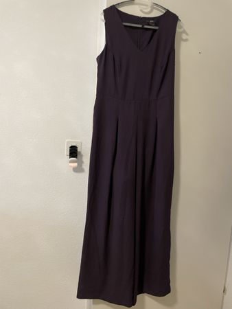 Elegantes, dunkles Lila jumpsuit, Grösse 42