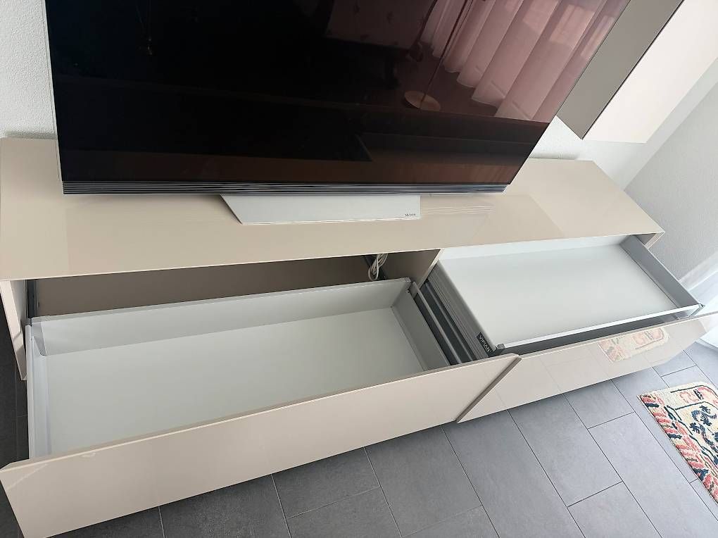 Mobili TV: Sideboard, TV-Tisch mit Wandschrank – Usato da Tägerwilen venduto da abnuto 5