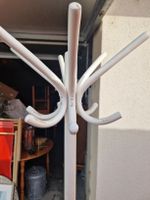 Garderobenständer weiss, mit 12 Haken, gut erhalten.