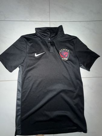 Nike Poloshirt FT Kosovo schwarz Grösse M guter Zustand