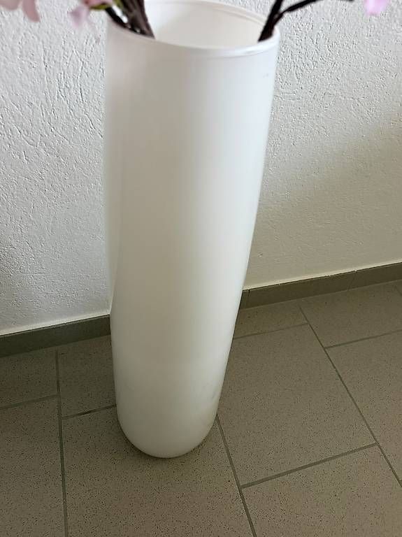 Vase & Récipients: Vase mit Kirschblüten Strauch – D'occasion à Wilen b. Wil par Valerx 1