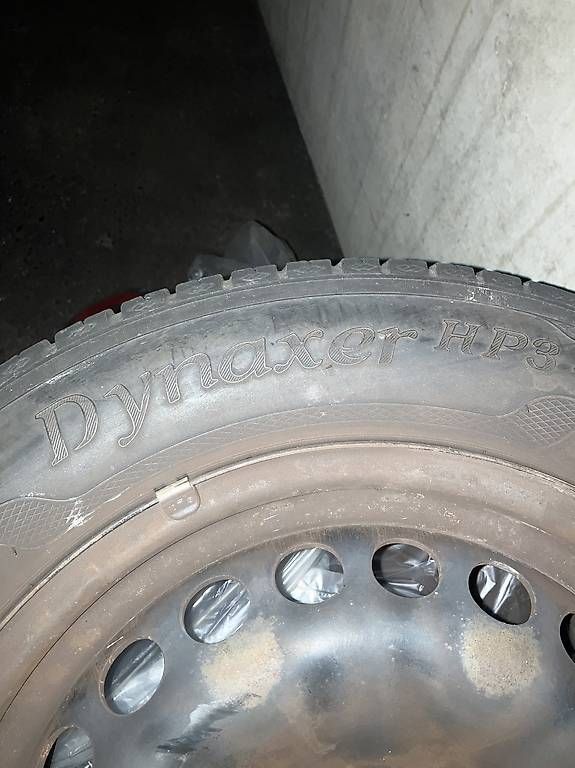 Pneus & Roues: 4 roues complètes 215/60R16 – D'occasion à Bulle par Bfm1 3
