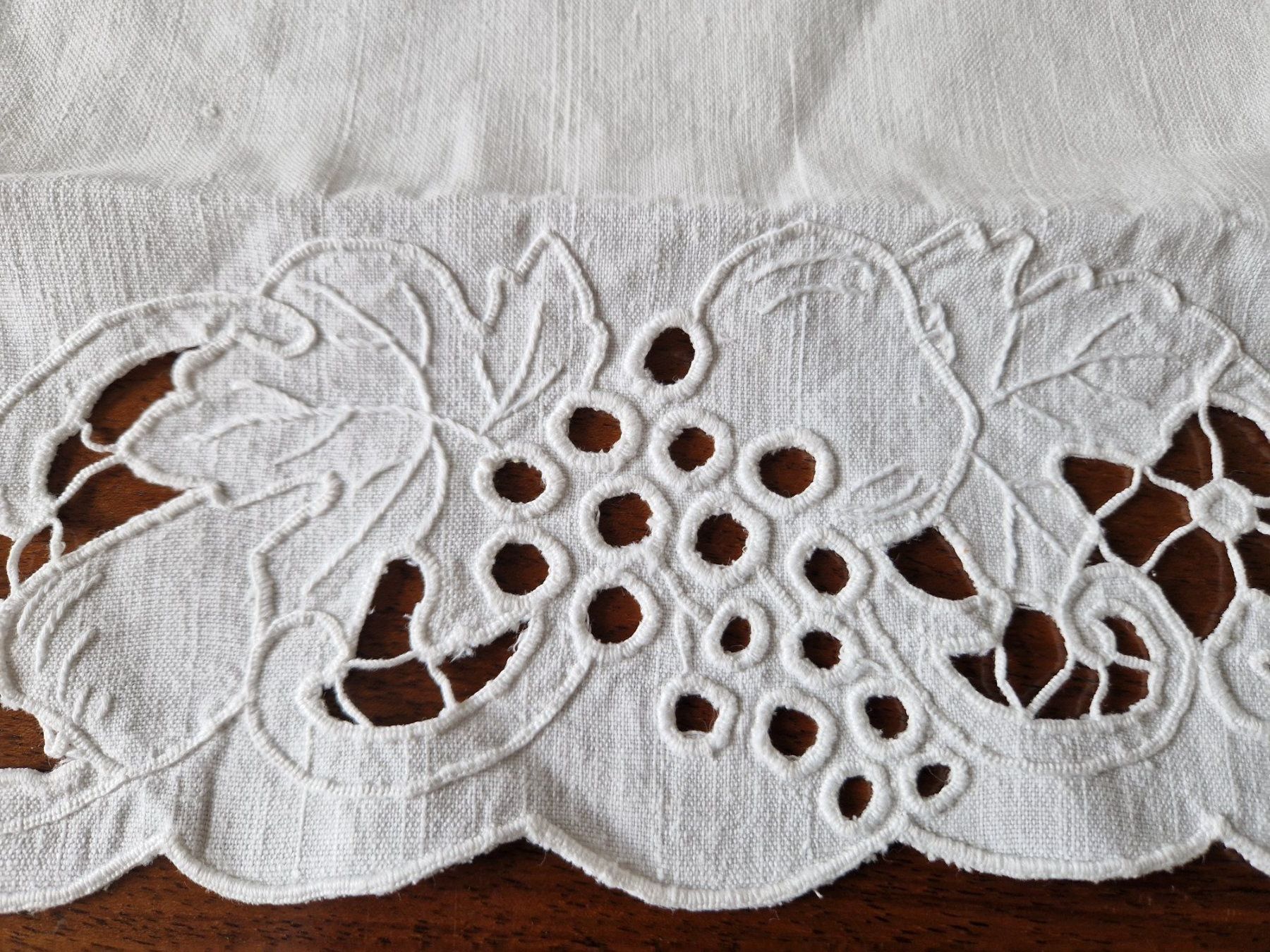 Bettwäsche: Serviettenetui Handbestickt – Gebraucht aus Bern von Antikbatik 4