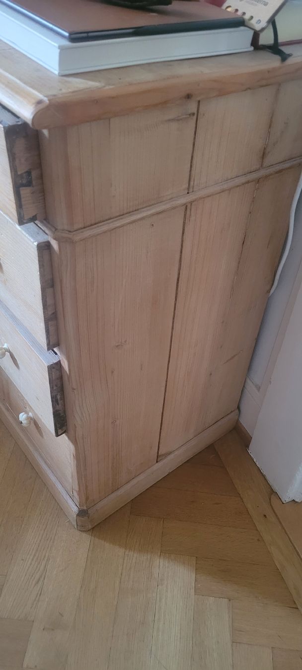 Commodes: Commode ancienne en bois 4 tiroirs bon état – D'occasion à Genève par uneautresaison 2