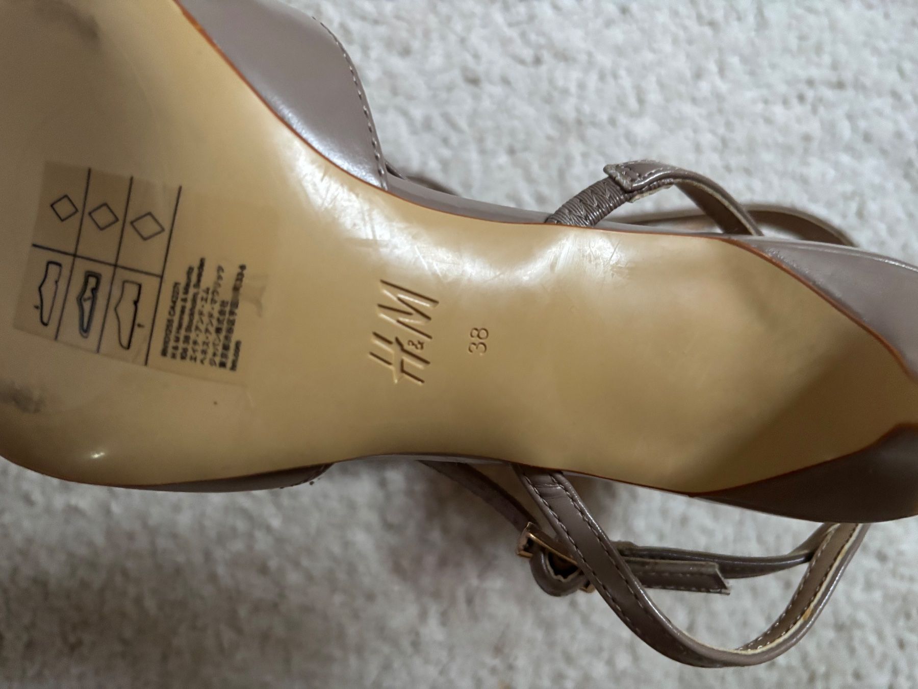 Scarpe da donna: Pumps High Heels Gr. 38 H&M – Usato da Winterthur venduto da Bilure 2