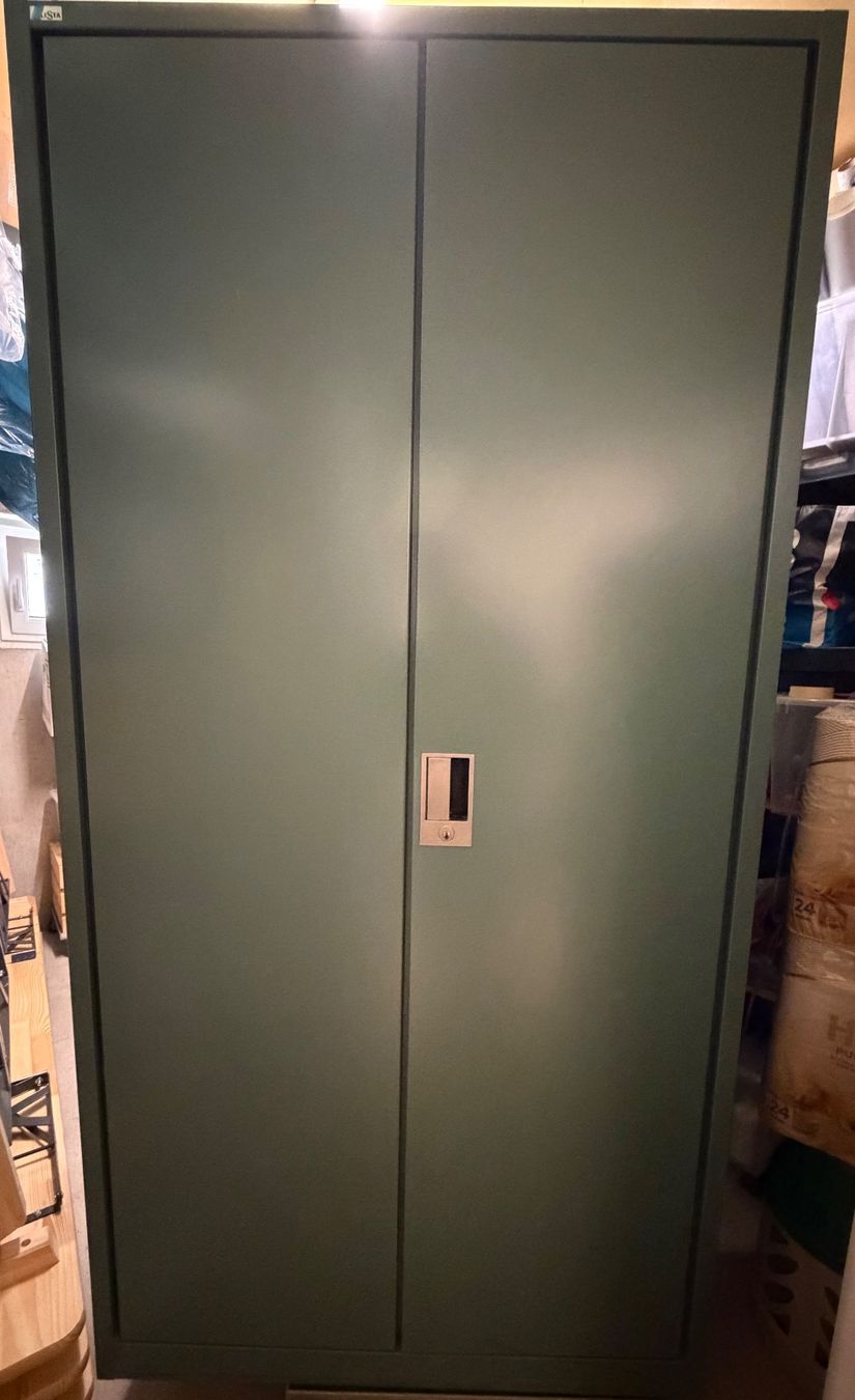 Lista Armadi: Lista Metallschrank 195x100x40 – Usato da Möriken venduto da Mario3.141