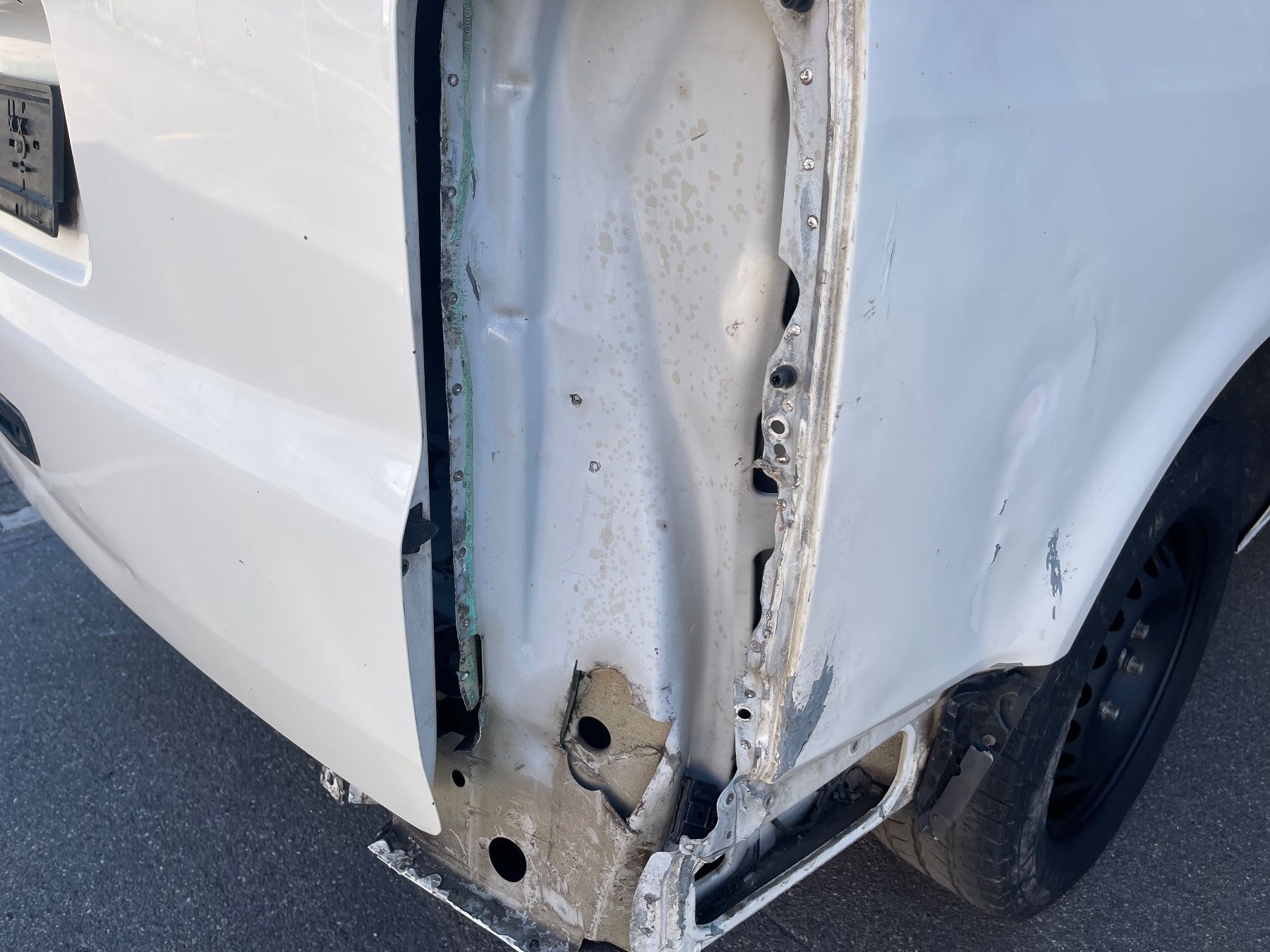 VW Camping Fahrzeuge: VW T5 Camper Wohnmobil Unfall – Gebraucht aus Winterthur von CamperBau 4