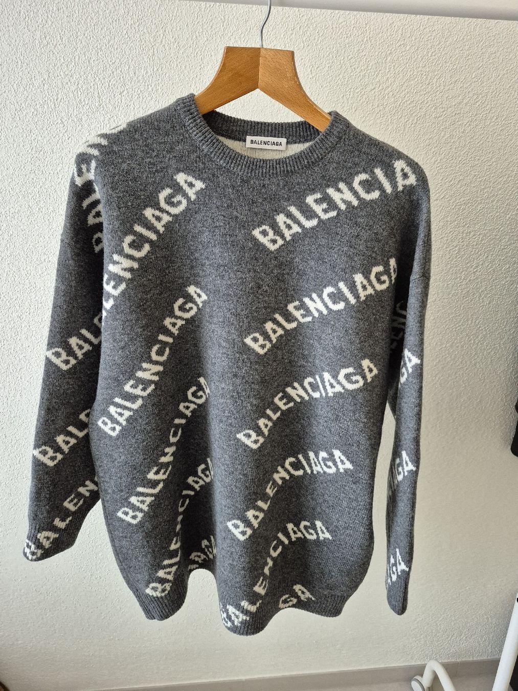 Balenciaga Maglioni & Felpe: Pullover von Balenciaga, NEU. Gr M – Nuovo (secondo la descrizione) da Wädenswil venduto da Orso31 1