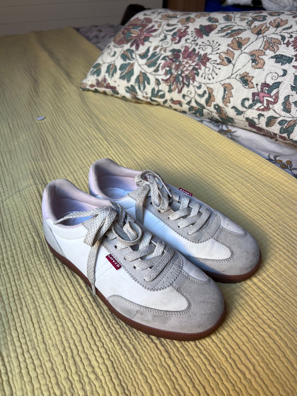 Scarpe da donna: Sneaker Levi's – Nuovo (secondo la descrizione) da Allenwinden venduto da EmelyRizvic