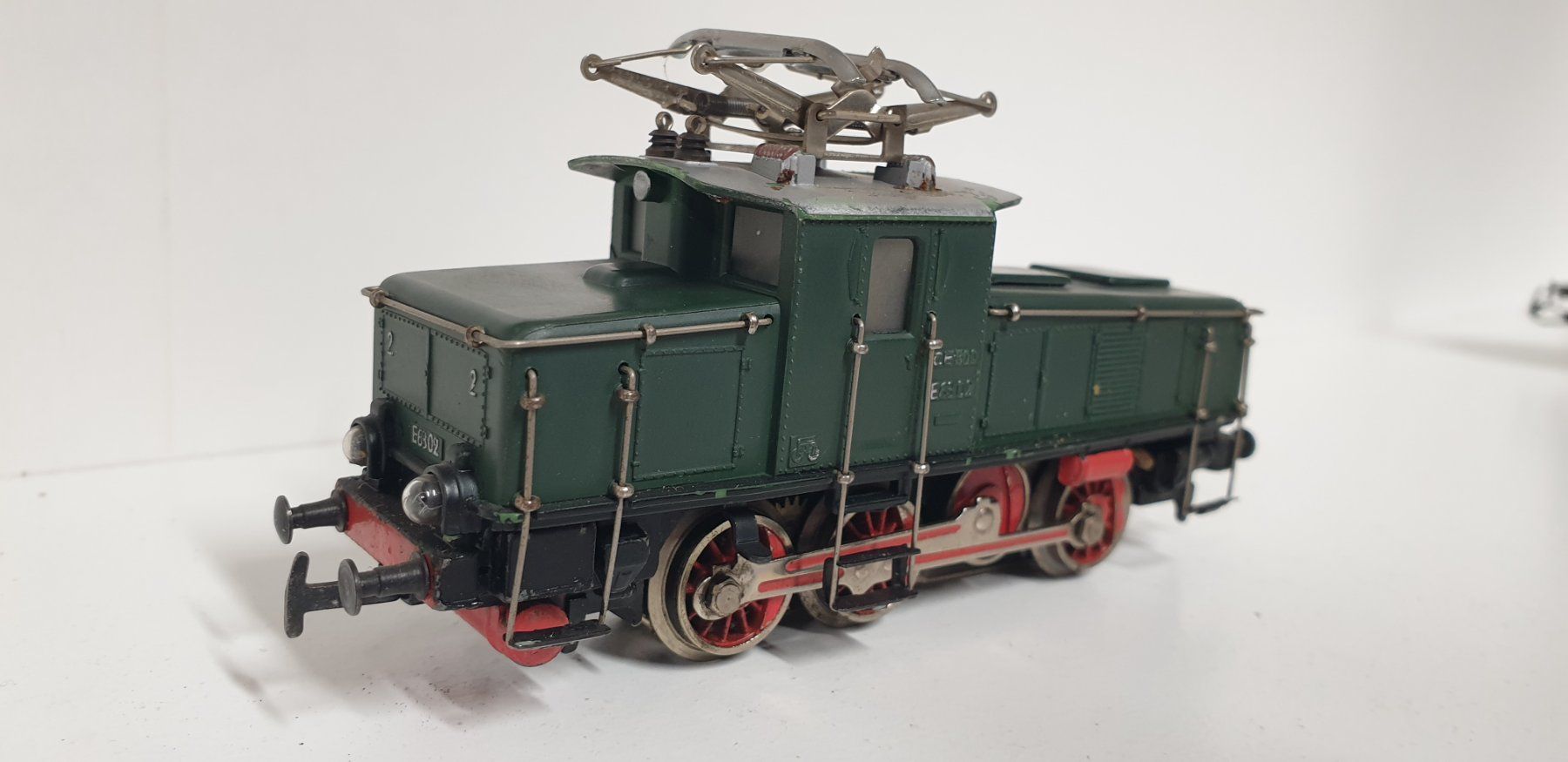Märklin Modellini di ferrovie: Märklin DB E-Lok  H0/AC – Usato da Neuenhof venduto da ludovicco 5