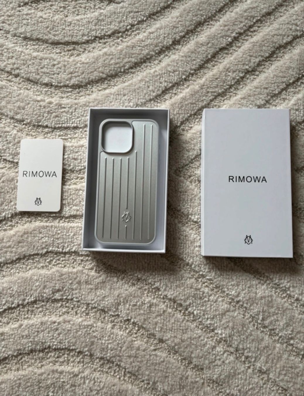 Coques & Protection écran: IPhone 16Pro Max Rimowa Case – D'occasion à Chur par Madeys