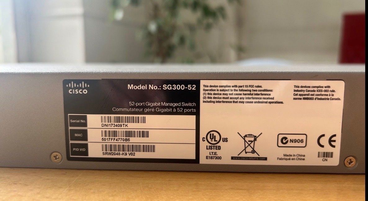 Cisco Hub & Switch: Cisco SG300-52 GbE Switch with 52 Base-T – Usato da Gisikon venduto da Fidii 1