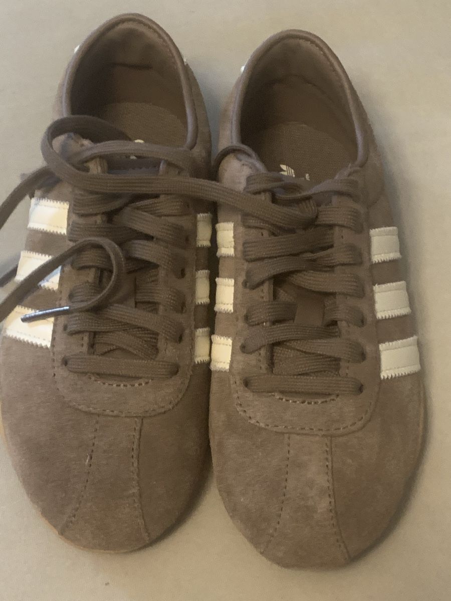 Adidas Chaussures femmes: Adidas Turnschuhe  – D'occasion à Bergdietikon par zor_856j 8