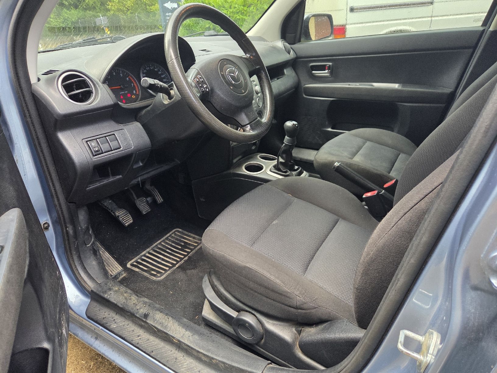 Mazda Autos: Ab 1 CHF 🔥 Mazda 2 1.4i B04 – D'occasion à Solothurn par LYRELA 4