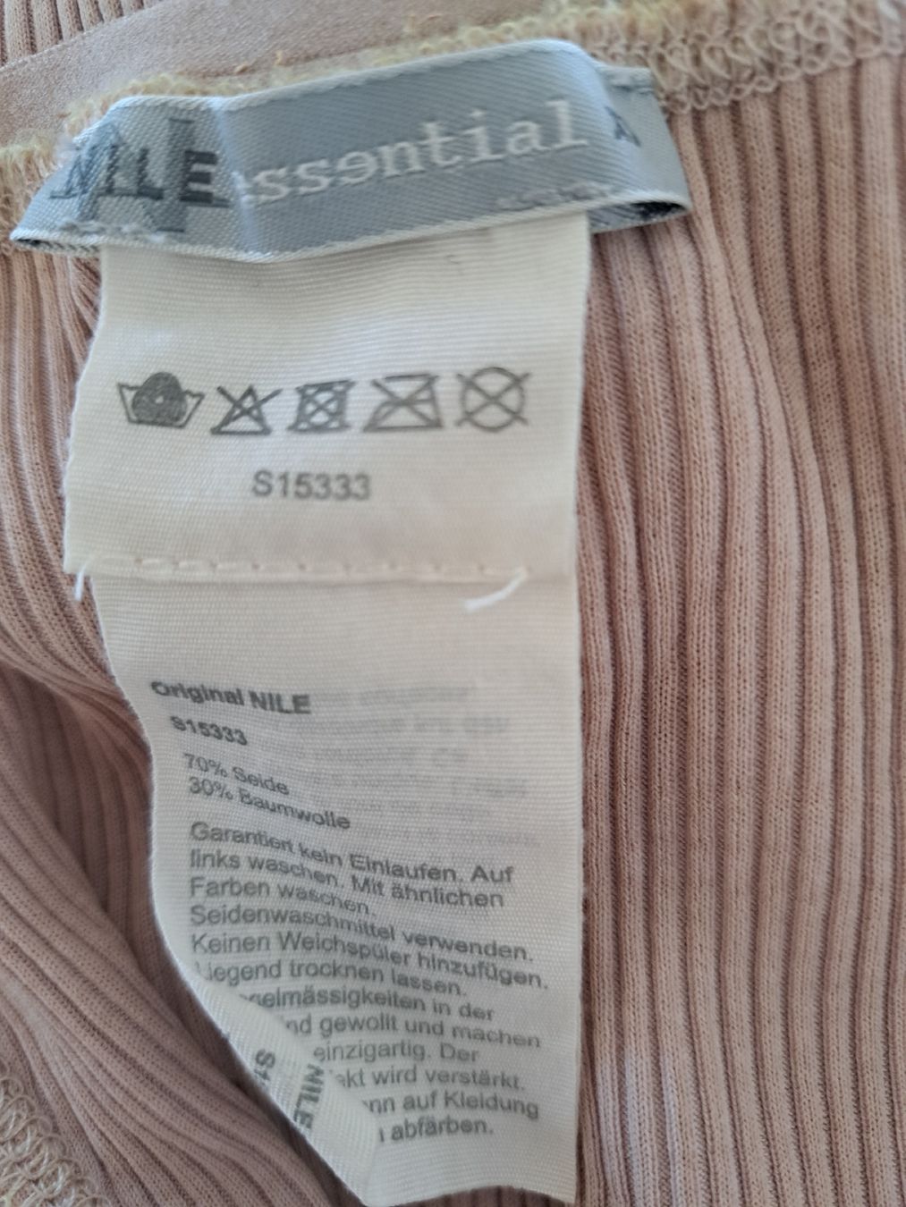Nile Tops: Top Nile Seide – Gebraucht aus Thalwil von sternenstaub369 2