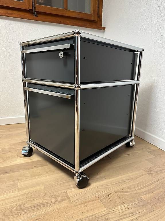 USM Eléments de bureau: Caisson USM Haller en Gris Anthracite // Ref. AY0453 – D'occasion à Ravoire par ARKY_s 3