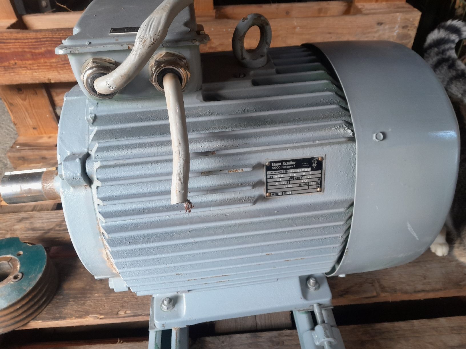 Motoren: Elektromotor – Gebraucht aus Kerns von  1