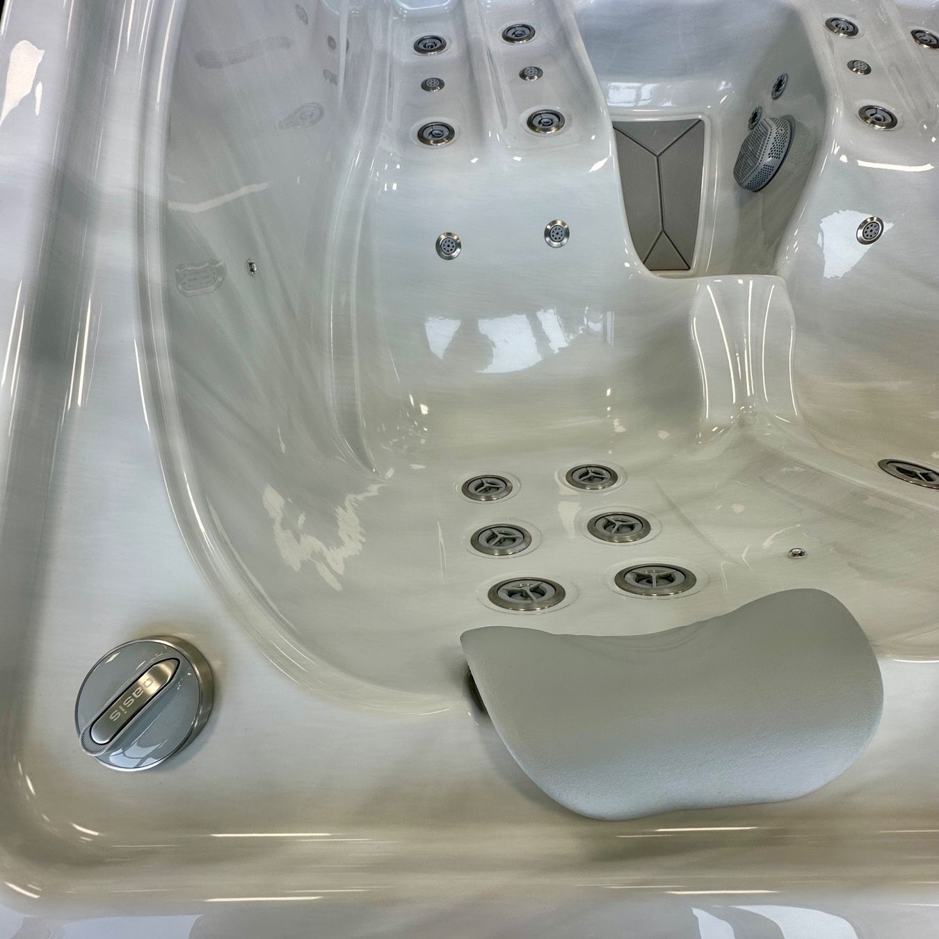 Jacuzzi Whirlpool: Whirlpool "Maui" 3 Pers. 870 Liter – Nuovo e nell'imballaggio originale da Ermatingen venduto da MyHappyHome 3