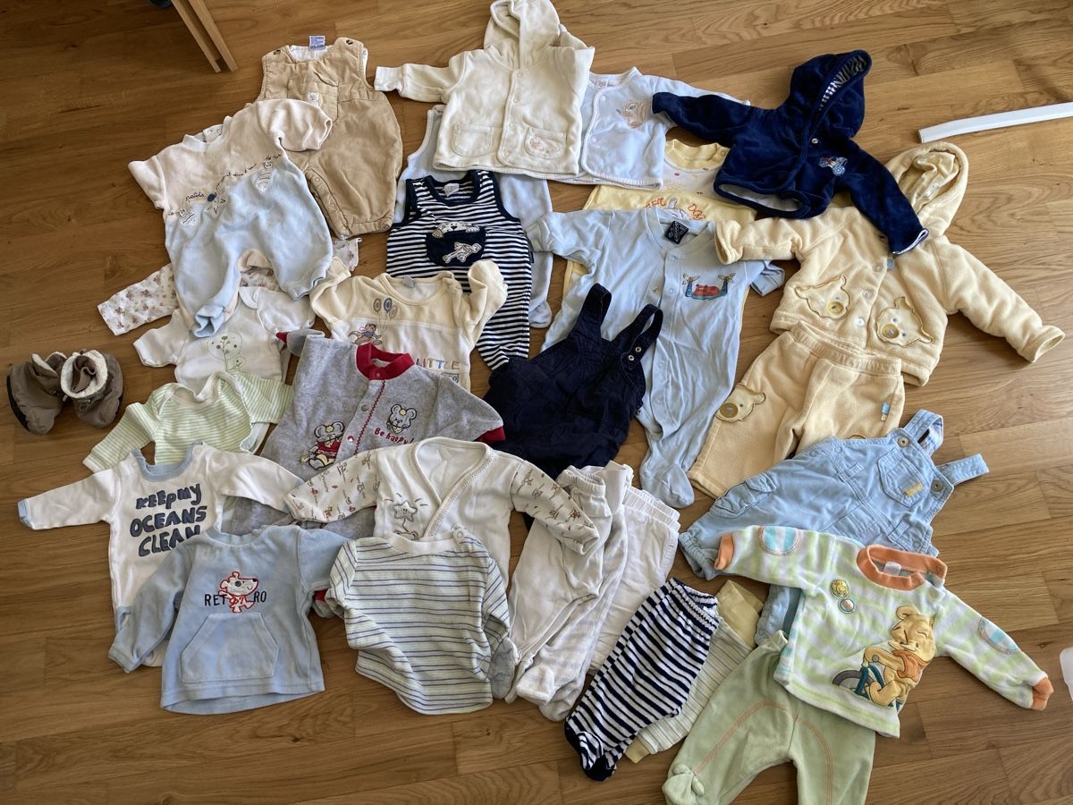 Lotti & Set di vestiti: Baby Kleiderpaket Gr. 50/56 – Usato da Staad SG venduto da gab_7dr9