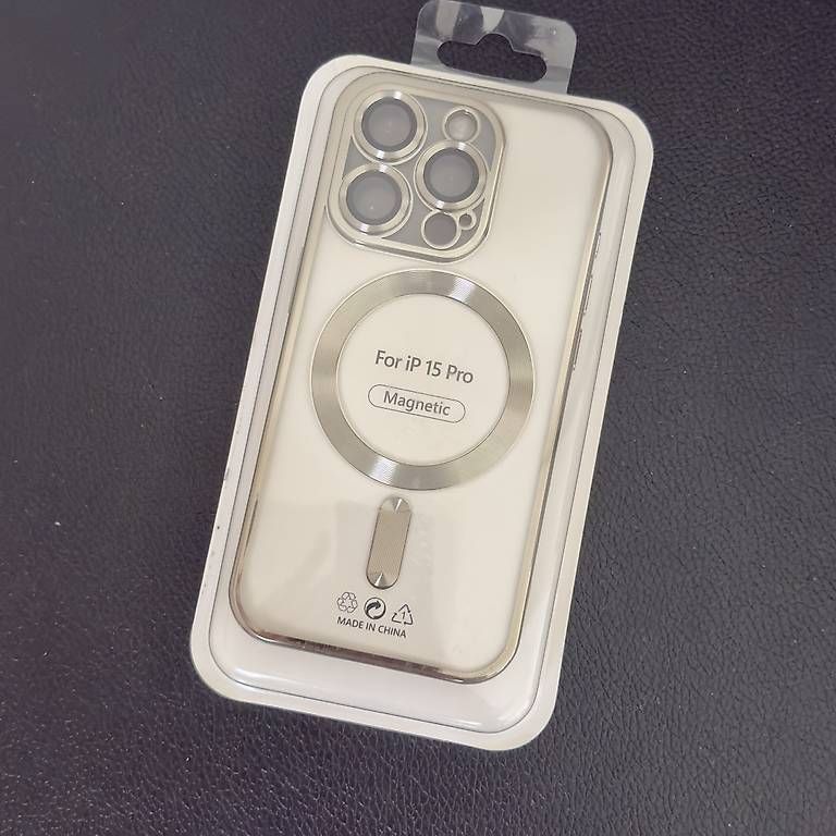 Coques & Protection écran: Hülle iPhone 15 pro max – D'occasion à Lommiswil par ivc_zt7z